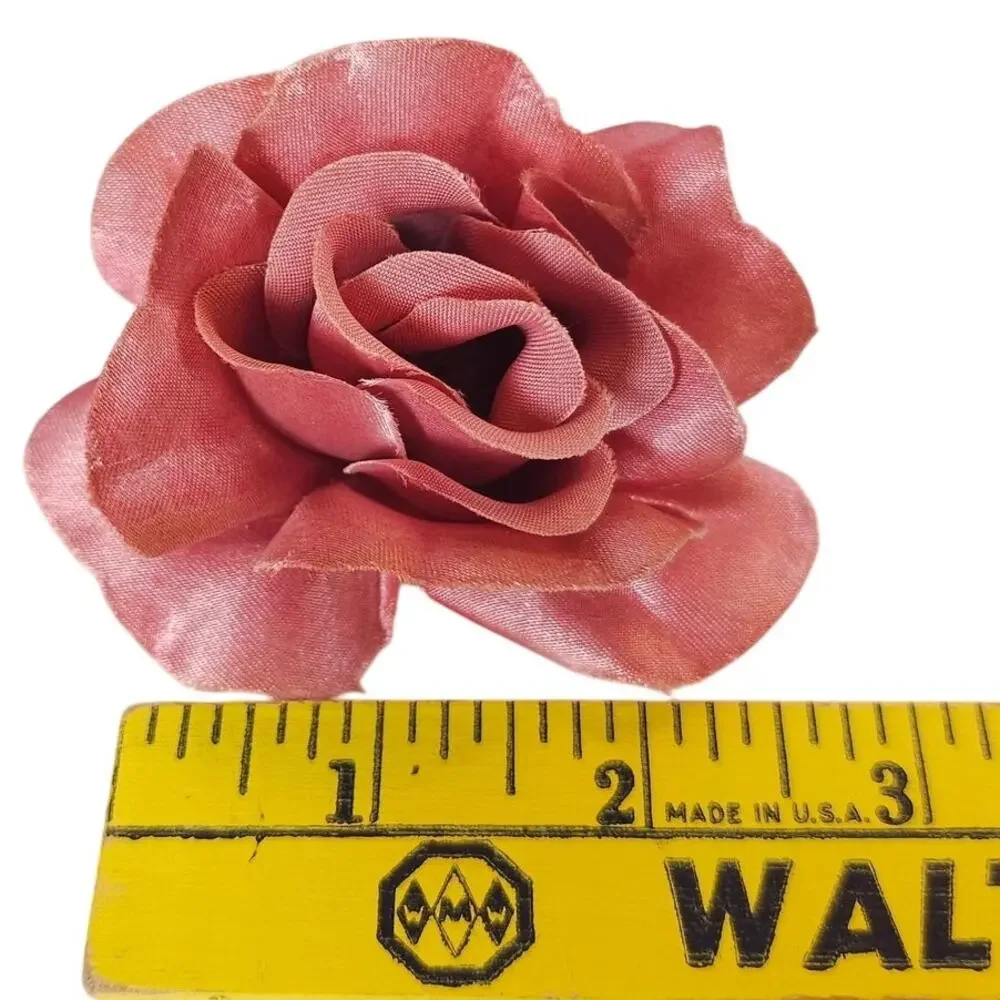 25 Mauve Pink Satin Open Rose Heads Stemless Wedding Floral Craft DIY 2.5in